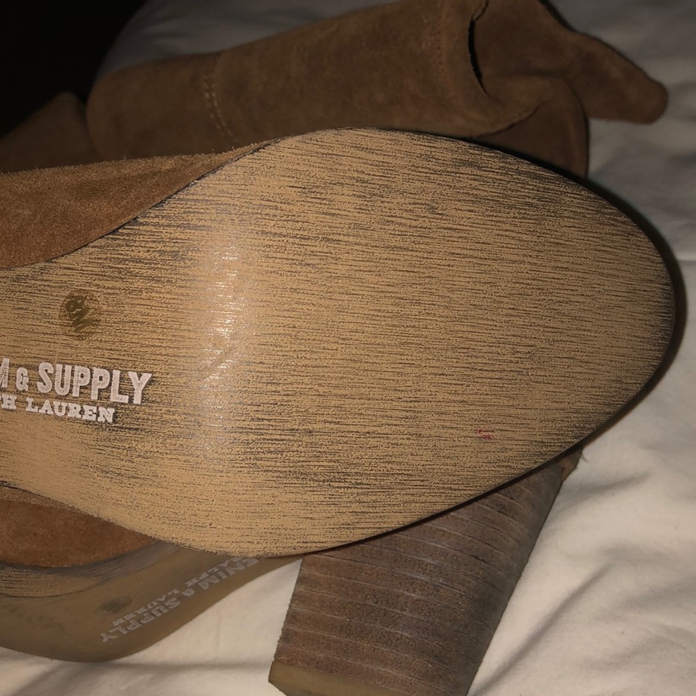 Ralph Lauren Distressed suede Boots - Picture 5 of 5